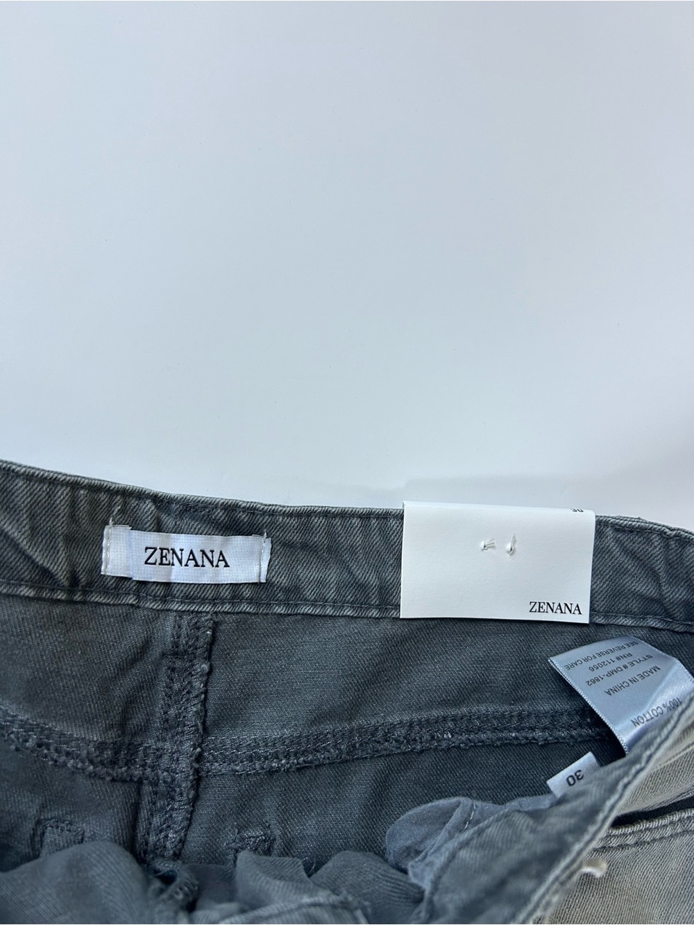 Zenana NWT Gray Distressed Cropped Wide Leg Jeans High Rise Raw Hem Size 30 - Picture 4 of 6